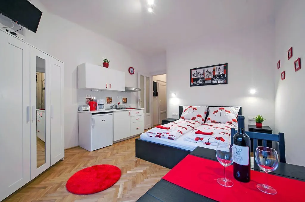 Parking, Ac, Wifi Flat Next To Andrassy Ave의 연락처