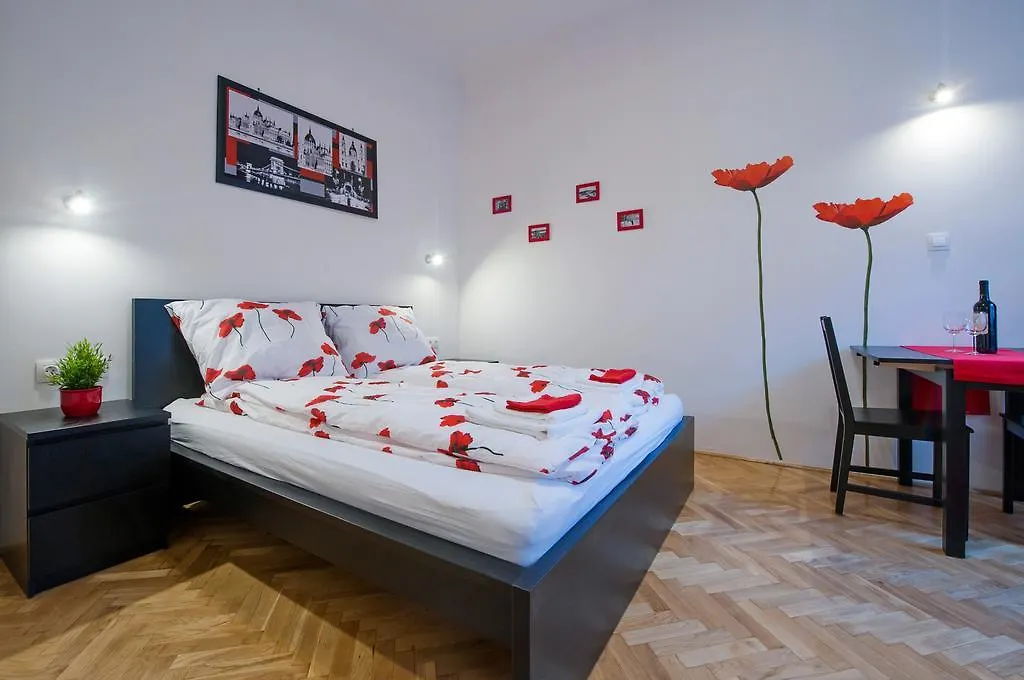 부다페스트 Parking, Ac, Wifi Flat Next To Andrassy Ave 아파트